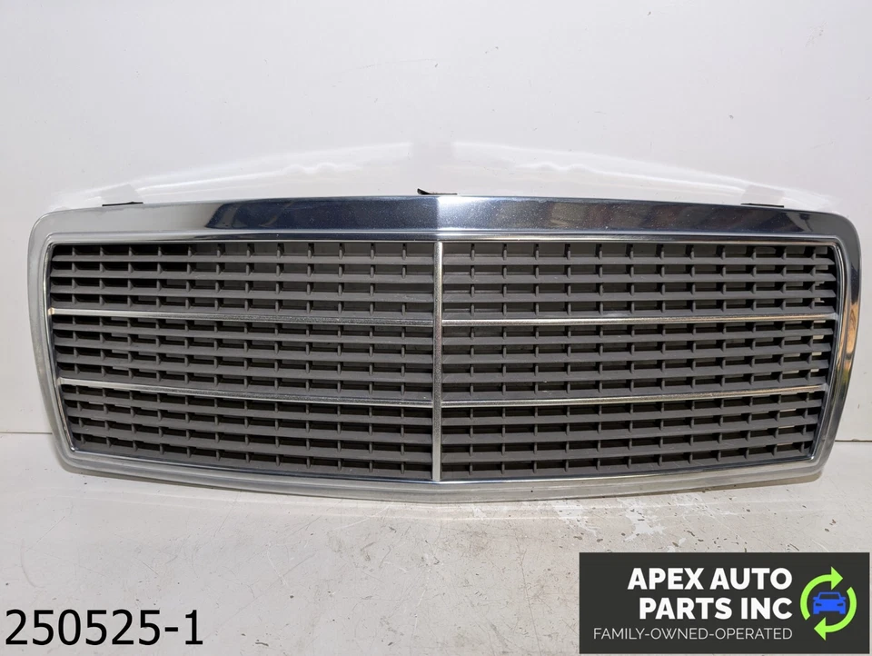 OEM 1994-1997 Mercedes C280 2.8L Front Radiator Grille Grill 2028880323 - Imagem 1 de 4