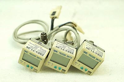 SMC PRESSURE SWITCH ZSE4-T1-26 LOT OF 3 FREE SHIP - Image 1 of 4