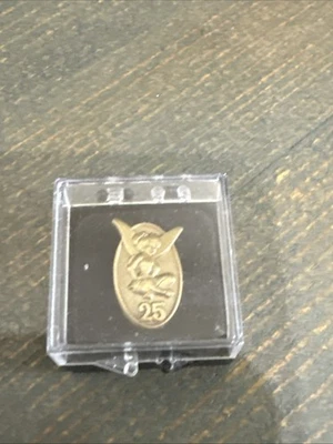 Disney Cast Member 25 Year Award Sitting Tinker bell Pin - Image 1 of 4