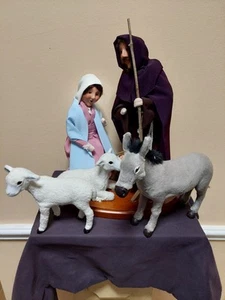 Byers Choice 2012 “The Holy Family”, Mary, Joseph & Baby Jesus with Animals - Picture 1 of 23