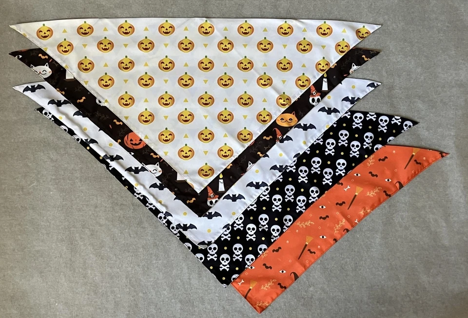 Lote de 5 pañuelos reversibles con corbata para perro en Halloween y patrones espeluznantes Foto 1 de 4