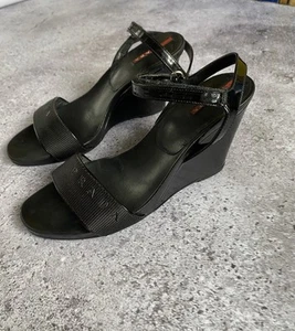 Sandalias de plataforma informales de lujo vintage Prada para mujer con lengüeta negra talla 37 - Imagen 1 de 24