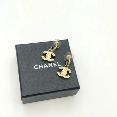 Auténticos Pendientes Chanel Coco Swing Estrás 07A Grabados con Caja BA120010 Foto 1 de 4