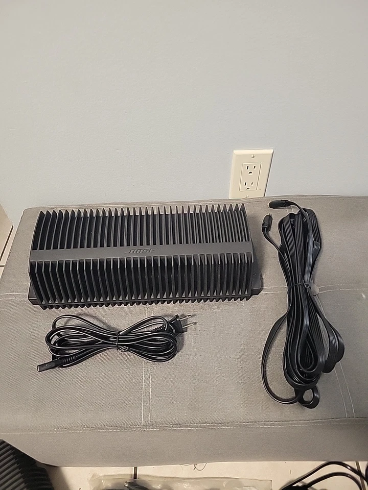 Bose Lifestyle SA3 1V AMP and Link Cable - Image 1 of 4