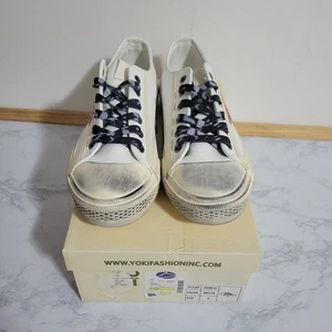 Zapatillas blancas envejecidas Yoki con estrella rosa, talla 8. Nuevo en caja - Imagen 1 de 5