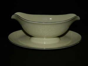 Pickard Damask Platinum Gravy Boat w Underplate Sauce - Bild 1 von 4