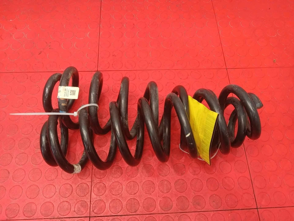 18-23 Volkswagen Atlas Rear Suspension Coil Springs Set of Two OEM 3QF511115J - Image 1 of 4