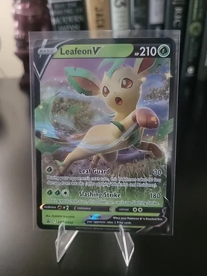 Leafeon V SWSH194 SWSH: Sword & Shield Promo Cards Holo - Image 1 of 2