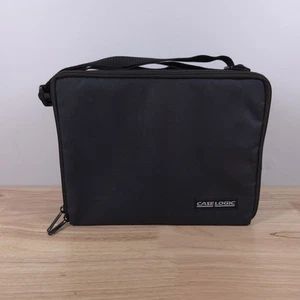 Bolsa de transporte Case Logic CD negra con asa, tiene capacidad para 26 en total, 22 individuales y 4 dobles - Imagen 1 de 9