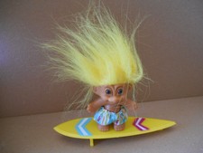Surfer - 3" russ troll doll, surfer figurine 80's eurokid (France)