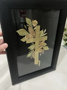 Les Seamster Engraved Metal Picture Cross With Flowers Limited Ed Religious - Picture 1 of 10
