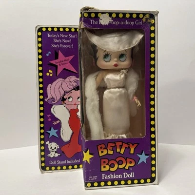 Muñeca de moda Betty Boop abrigo de piel juguete marty 1986 juguete retro vintage usada Foto 1 de 4