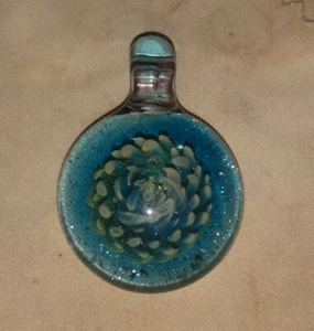 Glasspirale Anhänger mit reinen Silberspänen durchgehend.  - Bild 1 von 4