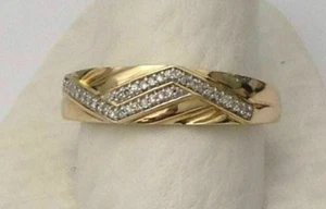 Anello Fascia Uomo Moissanite Tonda 1CT Matrimonio Anniversario Placcato Oro Giallo 14k - Foto 1 di 7