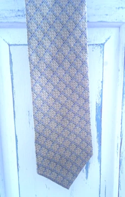 Claiborrne MENS NECKTIE 100% Silk USA Gold Blue - Image 1 of 4