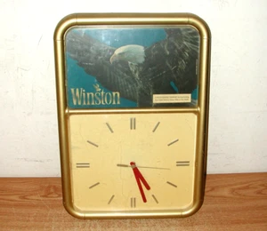 OROLOGIO DA PARETE VINTAGE 1991 WINSTON SIGARETTE AQUILA 14" X 20" DISPLAY EMBOSOGRAFO CO. - Foto 1 di 9