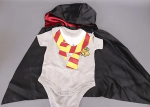 Harry Potter Costume Bambino Ragazzo Outfit Body e Mantello Set, 3-6 M, Colore: Multi - Foto 1 di 4