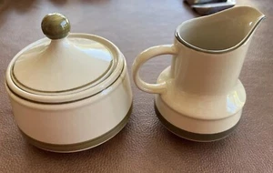 Sears Vintage 70's Strawberries Lidded Sugar & Creamer Set Stoneware Japan 4112 - Picture 1 of 11