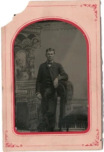 1870s era Quarter Plate Tintype of Good Looking Young Man in Suit - Rosy Cheeks - Picture 1 of 3
