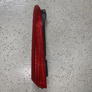 Volvo XC90 2007-2012 lado del conductor conjunto trasero superior izquierdo genuino Hella OEM - Imagen 1 de 8