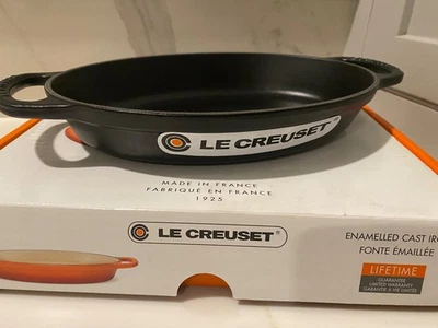 LE CREUSET 1 QUART SIGNATURE OVAL BAKER MATT BLACK/LICORICE/NOIR MAT  NEW/BOX - Image 1 of 4