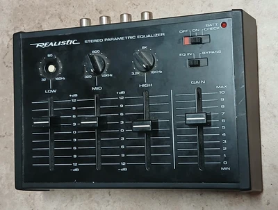 Realistic 32-1106 Stereo Parametric Equalizer 3 Band Vintage *TESTED 2 KNOBS DMG - Image 1 of 4