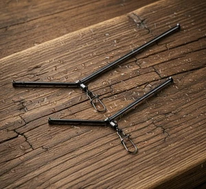 Anti Tangle Feeder Booms Tubes aus Metall verschiedene Größen m. Wirbel, black - Bild 1 von 4