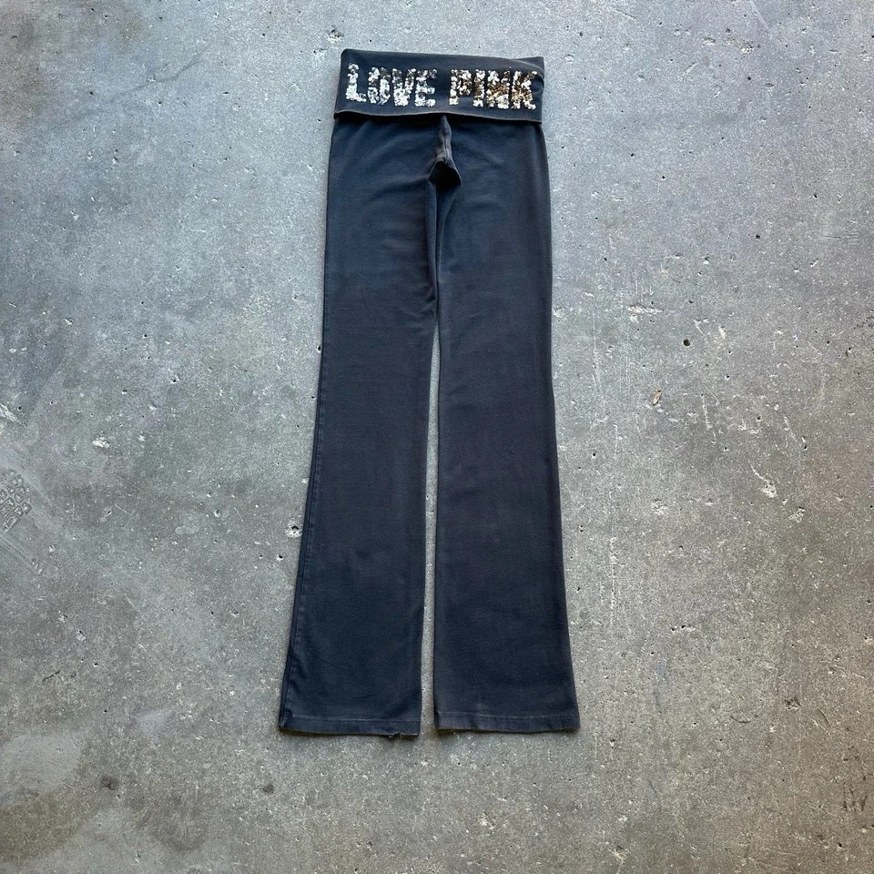 Pantalones acampanados plegables de yoga VS PINK negros XS lentejuelas logotipo rosa amor Y2K Foto 1 de 4
