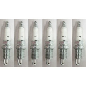 Champion Double Platinum 7712 Spark Plugs for Evinrude FFI OE: 5001111, 765867 - Picture 1 of 1