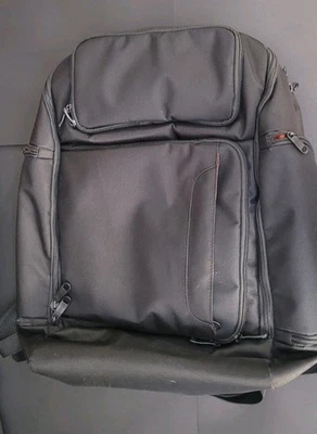 Mochila delgada para computadora portátil Ebags Pro bolsa de mano de viaje negra lisa Foto 1 de 4