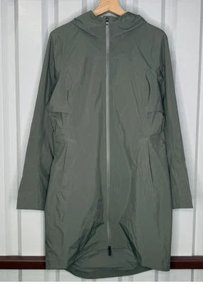 Lululemon Rain Rebel Jacket Womens 8 Green Gray Hooded Waterproof Coat - Image 1 of 4