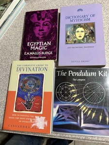 Dictionary of Mysticism Guide To Divination Egyptian Magic Pendulum Kit 4 BOOKS - Imagen 1 de 1