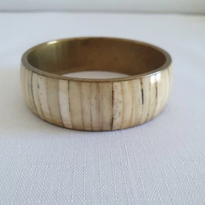 Vintage Brass Bangle/Bracelet With Bone/Shell Coloured Inlay (6.5cm in diameter) - Picture 1 of 18