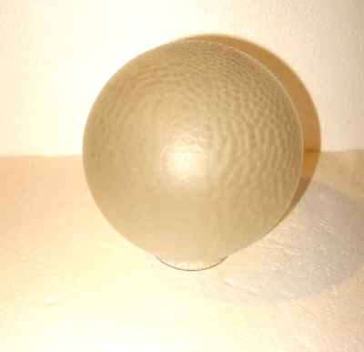 ANCIENNE BOULE A FIXER AU FLAFOND AVEC UNE GRIFFE  COMME LES TULIPES - Photo 1/4