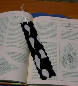 Bookmark HALLOWEEN Fabric or Cloth Bookmark Ghosts Handmade - Picture 1 of 4