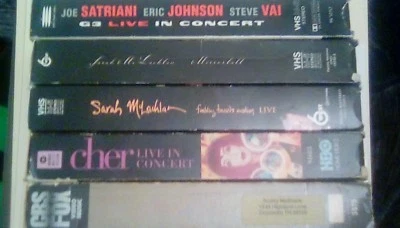 Music LOT 5 VHS Barbra Streisand Cher Sarah McLachlan G3 Joe Satriani Steve Vai Foto 1 de 3