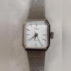 Vintage Timex Damenuhr silberfarben - Bild 1 von 4