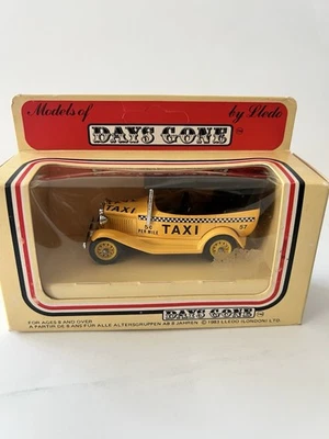 Taxi amarillo fundido a presión vintage 1983 Lledo Days Gone By 3" #14 - sin perforar Foto 1 de 4
