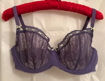 Sujetador con aros de encaje Wacoal 34D 951136 púrpura con verde excelente estado usado Foto 1 de 3