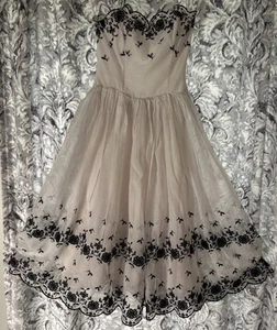 Abito da ballo donna vintage 1950 floreale cupcake fiaba ricamato - Foto 1 di 12