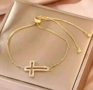 Armband mit Zirkonia Intarsien Kruzifix Schieber verstellbar - Bild 1 von 4