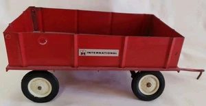 International Barge Wagon Pressed Steel Plastic Rims Old Decals 1/16 Scale Ertl - Picture 1 of 4