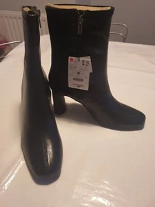 Ladies UK5 Bershka Mid Heel Ankle Boots Black - Picture 1 of 9