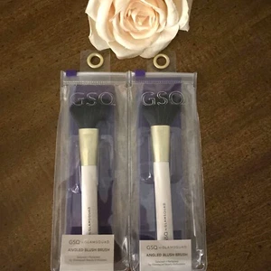 2X GSQ by Glamsquad Angled Blush Brush, 2 Full Sized Blush Brushes New - Picture 1 of 5