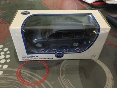 1/43 NOREV FIAT STILO STATION WAGON BLEU  MIB - Photo 1/4