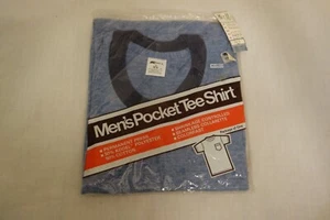 Camiseta de bolsillo vintage Kmart para hombre pequeña azul nueva en paquete 50% algodón 50% polietileno - Imagen 1 de 5