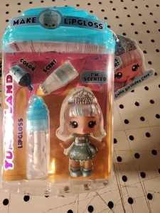 Muñeca Brillo de Labios - Pastel de Cumpleaños Callie Edades 4+ - Imagen 1 de 3