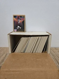 Lote mixto de tarjetas coleccionables de baloncesto de Estados Unidos de la década de 1990 surtido, Skybox 265 tarjetas - Imagen 1 de 2
