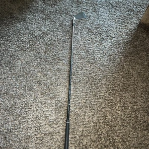 P790 4 iron right handed - Picture 1 of 5