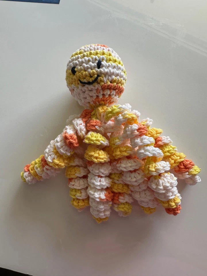 Вязание крючком осьминог для недоношенных детей отделение интенсивной терапии, осьминог в белый, оранжевый и желтый - Изображение 1 из 4